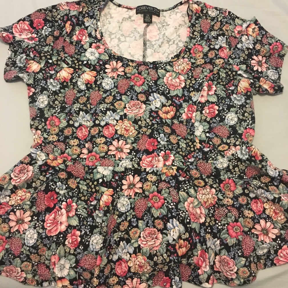 Plus Size Floral Top